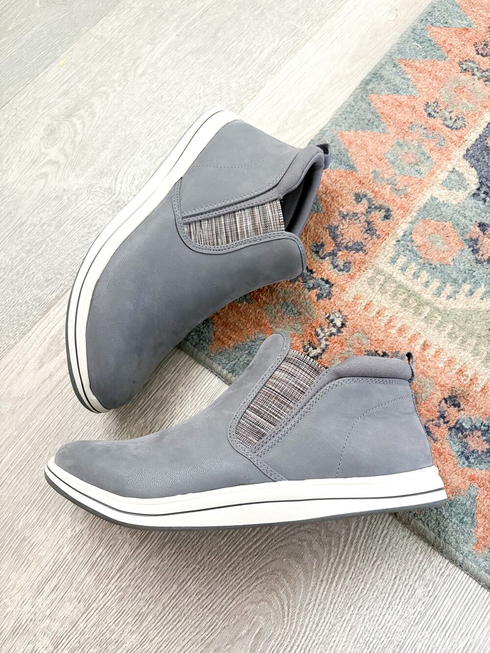 Clarks Breeze Clover Boots Size 8.5 Gray Comfort Casual Cloudsteppers